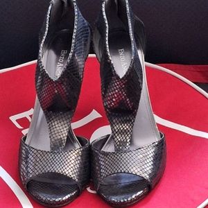 36. Enzo Angioli Faux Snakeskin Leather Shoes. Brand New